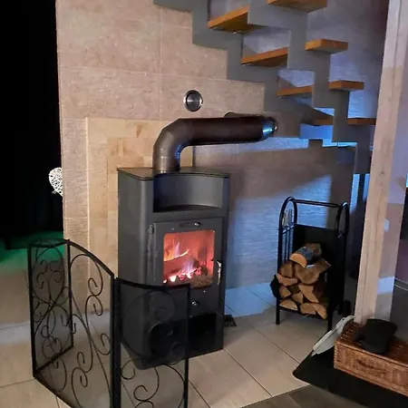 Szarejkowe Wzgorza Caloroczny Domek Z Balia Na Tarasie Szarejki Exterior photo