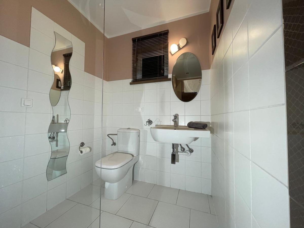 Szarejkowe Wzgorza Caloroczny Z Balia Na Tarasie Apartment *