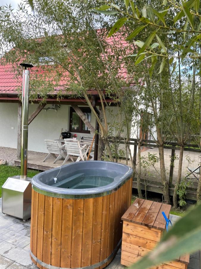 Szarejkowe Wzgorza Caloroczny Z Balia Na Tarasie Szarejki